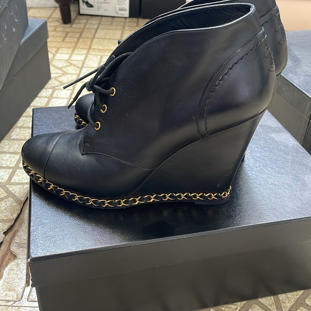 Sale!! Chanel lace up classic black booties size 40 - Picture 2 of 10